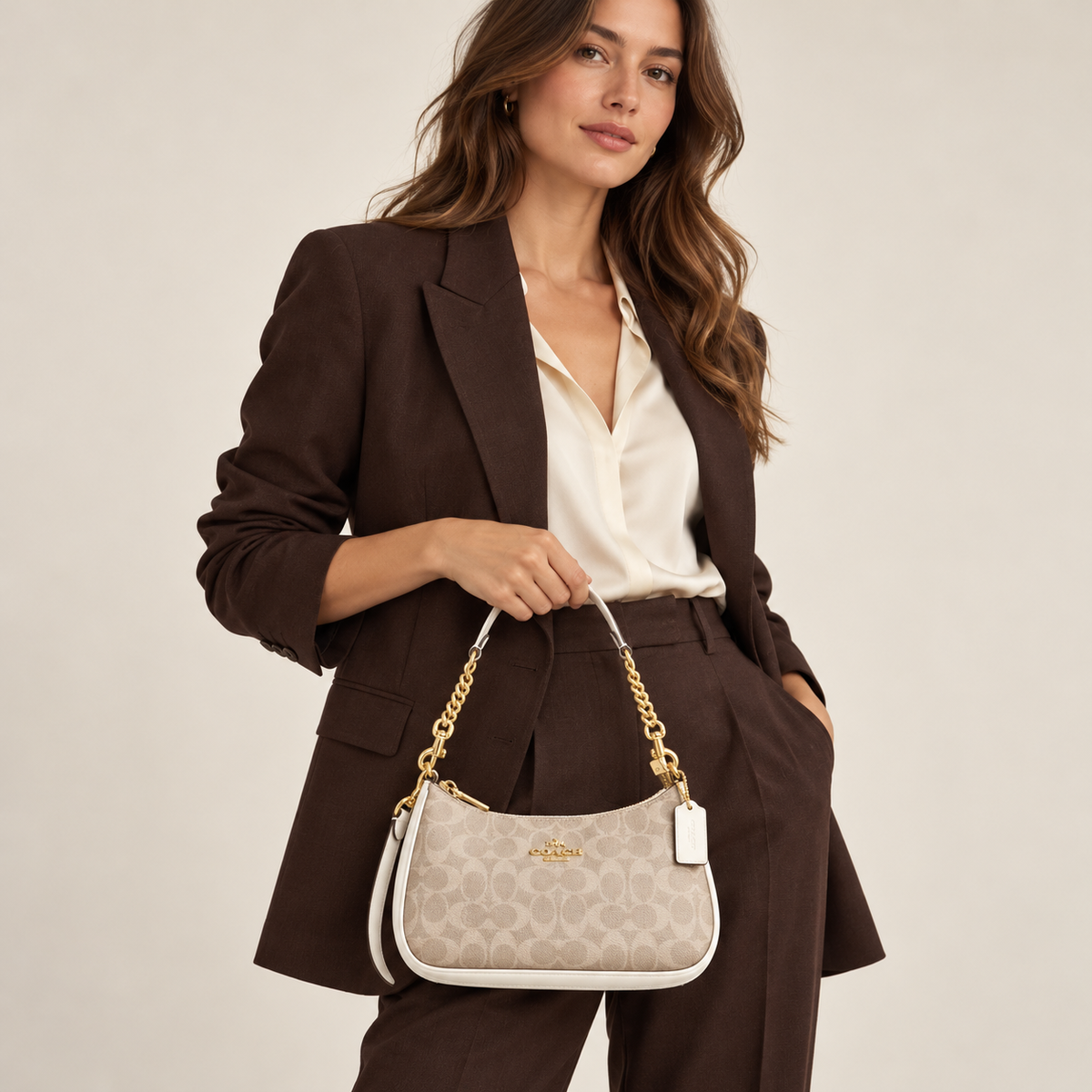 Coach Teri Shoulder Bag in Signature Canvas – CV933